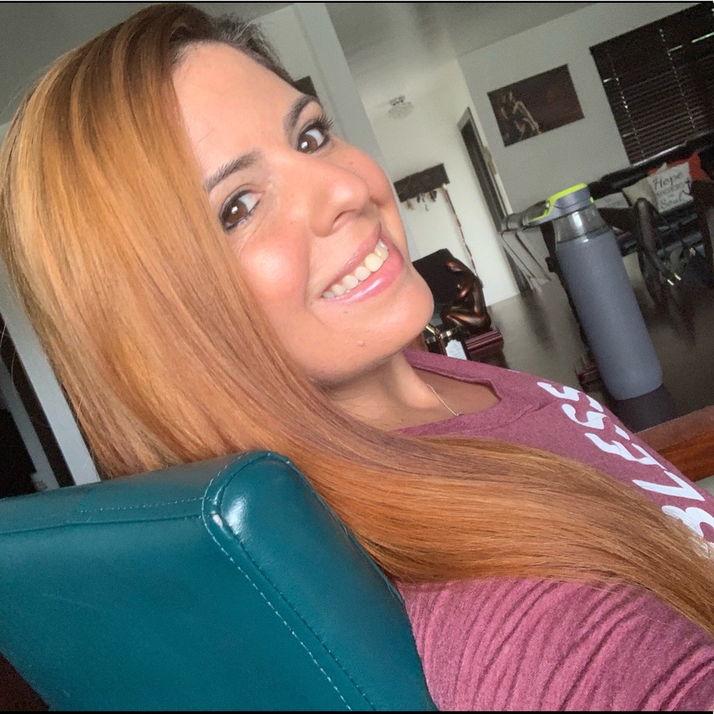 Meet your Posher, Ely